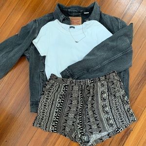 American Eagle pattern shorts